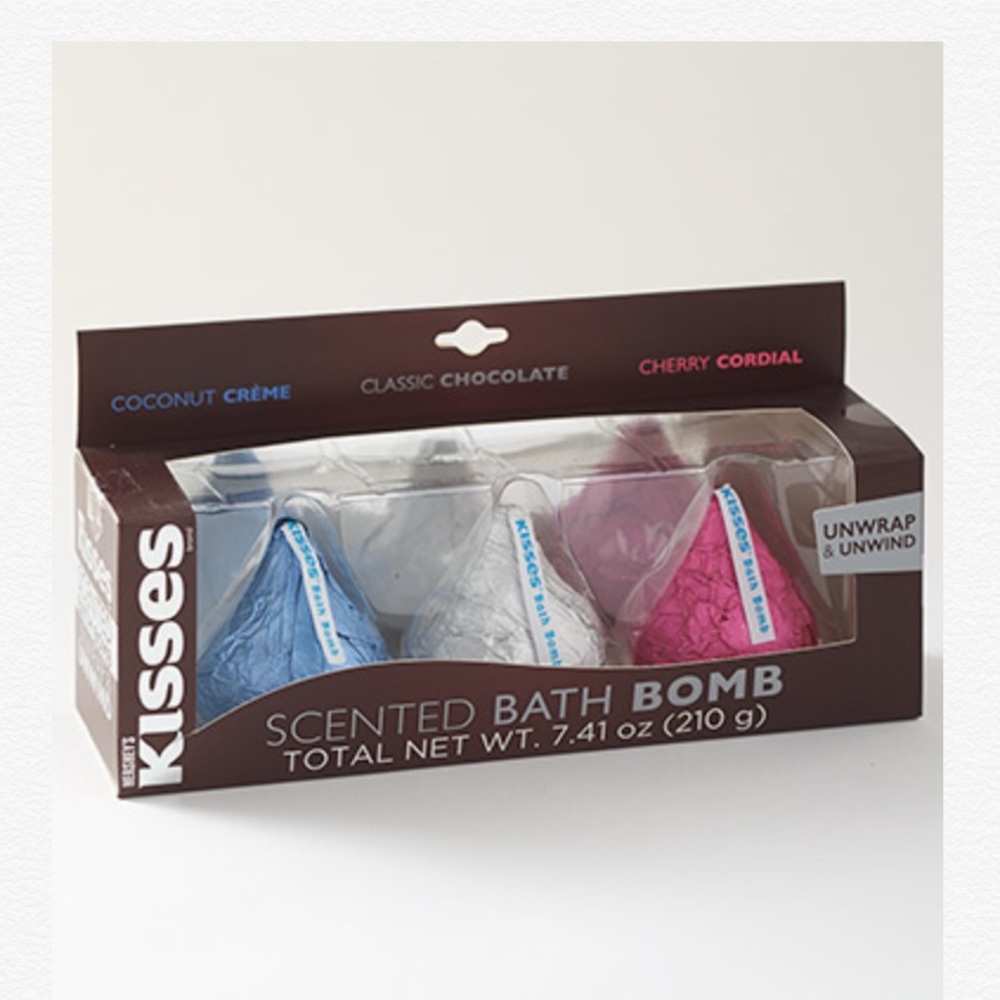Brand New Hershey's Kisses 3-Pc. Bath Bomb Set